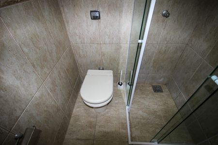 Casa para alugar com 180m², 2 quartos e 1 vaga Casa para alugar com 180m², 2 quartos e 1 vagaBanheiro Social