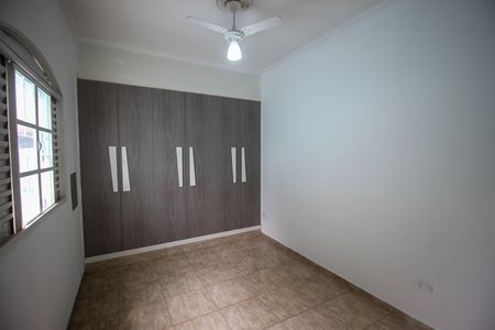 Casa para alugar com 180m², 2 quartos e 1 vaga Casa para alugar com 180m², 2 quartos e 1 vagaQuarto