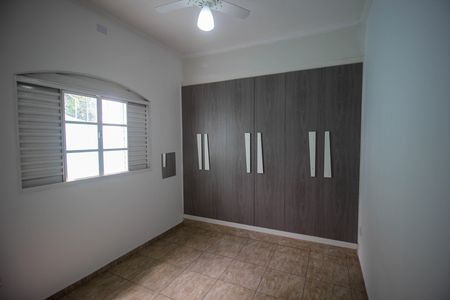 Casa para alugar com 180m², 2 quartos e 1 vaga Casa para alugar com 180m², 2 quartos e 1 vagaQuarto