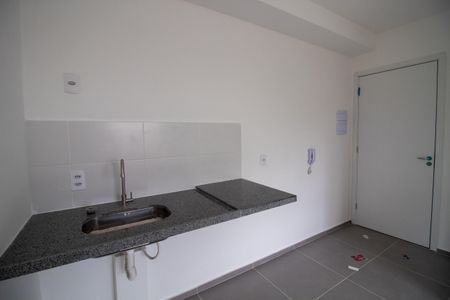 Cozinha de apartamento para alugar com 1 quarto, 26m² em Vila Sonia, São Paulo