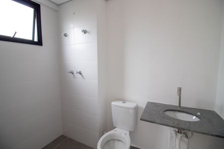 Banheiro da Suíte de apartamento para alugar com 1 quarto, 26m² em Vila Sonia, São Paulo