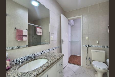 Casa de condomínio à venda com 400m², 4 quartos e 2 vagasBanheiro da Suíte 3