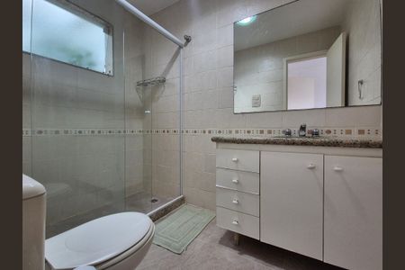 Casa de condomínio à venda com 400m², 4 quartos e 2 vagasBanheiro da Suíte 1