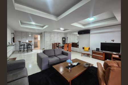 Casa de condomínio à venda com 400m², 4 quartos e 2 vagasSala