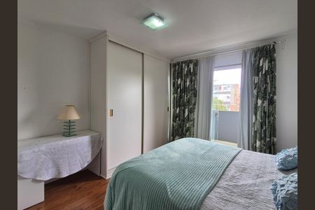 Casa de condomínio à venda com 400m², 4 quartos e 2 vagasSuíte 1