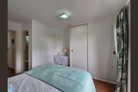 Casa de condomínio à venda com 400m², 4 quartos e 2 vagasSuíte 1