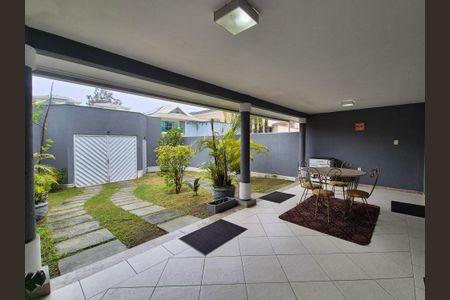 Casa de condomínio à venda com 400m², 4 quartos e 2 vagasVaranda