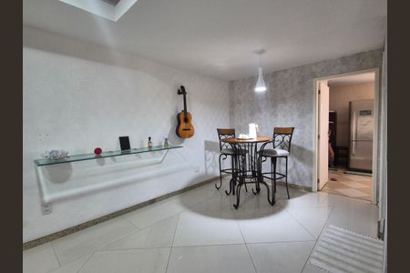 Casa de condomínio à venda com 400m², 4 quartos e 2 vagasSala