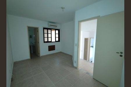 Casa de condomínio à venda com 172m², 3 quartos e 2 vagas Casa de condomínio à venda com 172m², 3 quartos e 2 vagasQuarto 1 - Suite