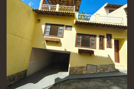 Casa de condomínio à venda com 172m², 3 quartos e 2 vagas Casa de condomínio à venda com 172m², 3 quartos e 2 vagasFachada da Casa