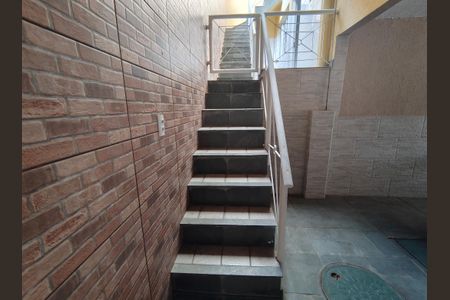 Casa de condomínio à venda com 172m², 3 quartos e 2 vagas Casa de condomínio à venda com 172m², 3 quartos e 2 vagasEscada Terraço