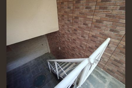 Casa de condomínio à venda com 172m², 3 quartos e 2 vagas Casa de condomínio à venda com 172m², 3 quartos e 2 vagasEscada Terraço