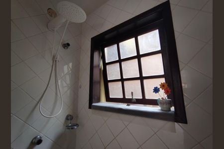 Casa de condomínio à venda com 172m², 3 quartos e 2 vagas Casa de condomínio à venda com 172m², 3 quartos e 2 vagasBanheiro Social