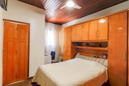 Casa à venda com 250m², 2 quartos e 5 vagasSuíte