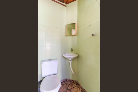 Casa à venda com 250m², 2 quartos e 5 vagasBanheiro de Serviço