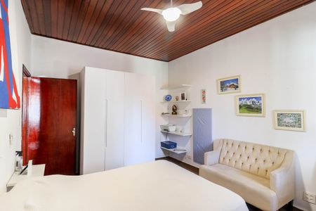 Casa à venda com 250m², 2 quartos e 5 vagasQuarto