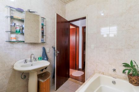 Casa à venda com 250m², 2 quartos e 5 vagasBanheiro