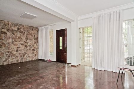 Casa para alugar com 450m², 3 quartos e 2 vagasSala