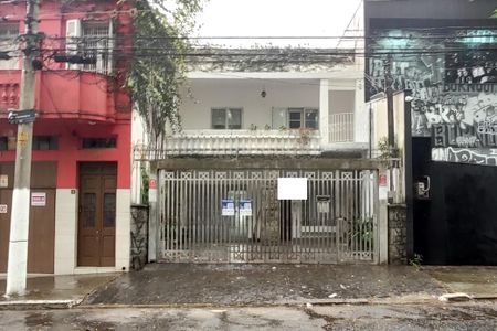 Casa para alugar com 450m², 3 quartos e 2 vagasFachada