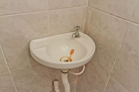 Casa para alugar com 450m², 3 quartos e 2 vagasEdícula - banheiro