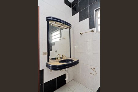 Casa para alugar com 450m², 3 quartos e 2 vagasBanheiro da Suíte