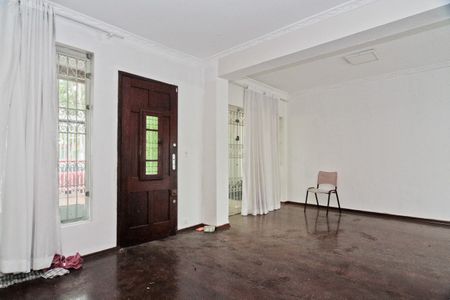 Casa para alugar com 450m², 3 quartos e 2 vagasSala