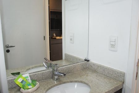 Banheiro de kitnet/studio para alugar com 1 quarto, 22m² em Centro Histórico de São Paulo, São Paulo