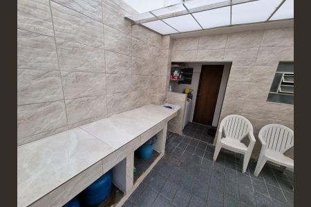 Casa à venda com 130m², 2 quartos e 1 vagaÁrea de Serviço