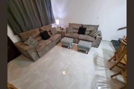 Casa à venda com 130m², 2 quartos e 1 vagaSala