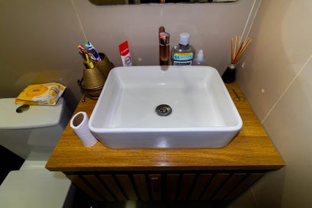 Casa à venda com 125m², 2 quartos e 2 vagas Casa à venda com 125m², 2 quartos e 2 vagasBanheiro Social