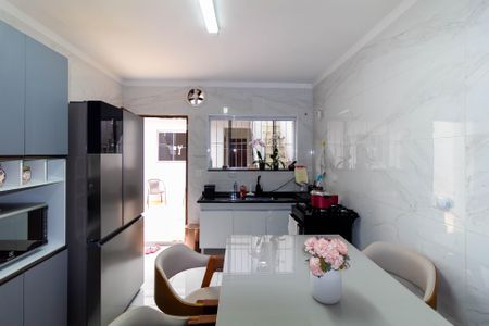 Casa à venda com 125m², 2 quartos e 2 vagas Casa à venda com 125m², 2 quartos e 2 vagasCozinha