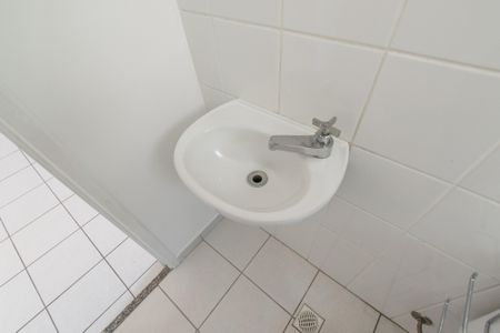 Banheiro Social de apartamento para alugar com 1 quarto, 29m² em Cambuci, São Paulo