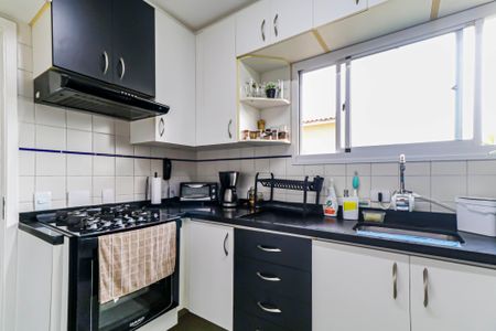 Casa de condomínio à venda com 180m², 3 quartos e 2 vagas Casa de condomínio à venda com 180m², 3 quartos e 2 vagasCozinha