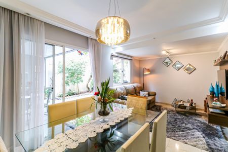 Casa de condomínio à venda com 180m², 3 quartos e 2 vagas Casa de condomínio à venda com 180m², 3 quartos e 2 vagasSala