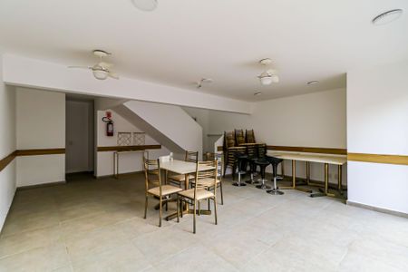 Casa de condomínio à venda com 180m², 3 quartos e 2 vagas Casa de condomínio à venda com 180m², 3 quartos e 2 vagasÁrea comum - Salão de festas