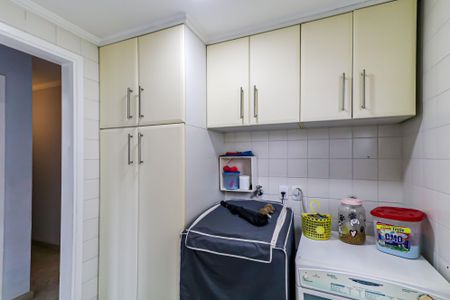 Casa de condomínio à venda com 180m², 3 quartos e 2 vagas Casa de condomínio à venda com 180m², 3 quartos e 2 vagasLavanderia