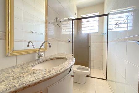 Casa à venda com 75m², 3 quartos e 1 vagaBanheiro