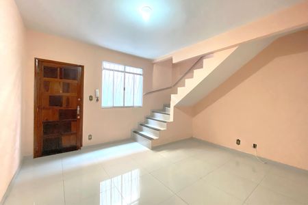 Sala de casa à venda com 3 quartos, 75m² em João Pinheiro, Belo Horizonte