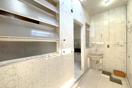 Casa à venda com 75m², 3 quartos e 1 vagaÁrea de Serviço