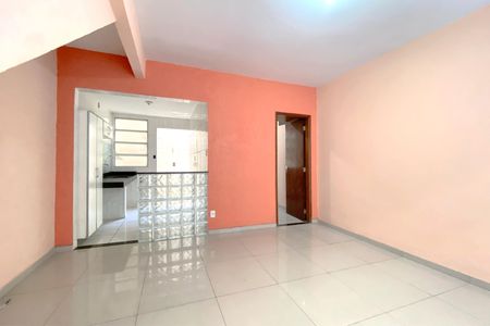 Sala de casa à venda com 3 quartos, 75m² em João Pinheiro, Belo Horizonte