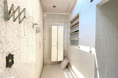 Casa à venda com 75m², 3 quartos e 1 vagaÁrea de Serviço