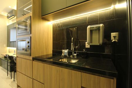 Cozinha de kitnet/studio à venda com 1 quarto, 24m² em Indianópolis, São Paulo