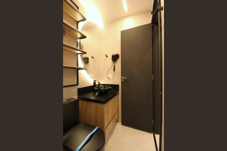 Banheiro de kitnet/studio à venda com 1 quarto, 24m² em Indianópolis, São Paulo