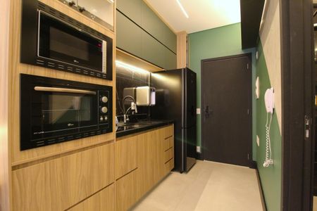 Cozinha de kitnet/studio à venda com 1 quarto, 24m² em Indianópolis, São Paulo