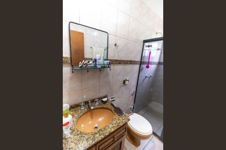 Casa à venda com 247m², 3 quartos e 5 vagasBanheiro da Suíte 2