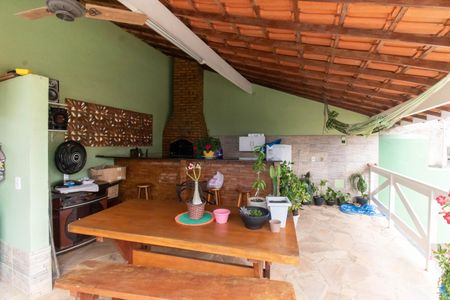 Casa à venda com 247m², 3 quartos e 5 vagasÁrea externa