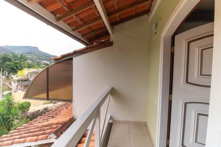 Casa à venda com 247m², 3 quartos e 5 vagasVaranda da Suíte 2