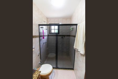 Casa à venda com 247m², 3 quartos e 5 vagasBanheiro da Suíte 2