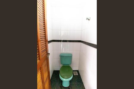 Casa à venda com 247m², 3 quartos e 5 vagasBanheiro Externo