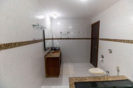 Casa à venda com 247m², 3 quartos e 5 vagasBanheiro da Suíte 3